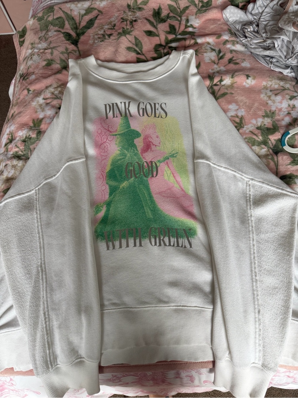 White Graphic Sweatshirt "Pink Goes Good With Green"